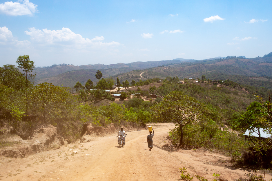 The road between Dambe and Nsambe health centers in Neno District, Malawi, along the border with Mozambique
