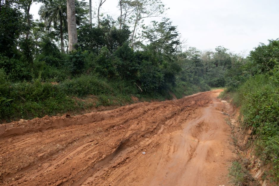 muddy roads on the way to Soa Chiefdom