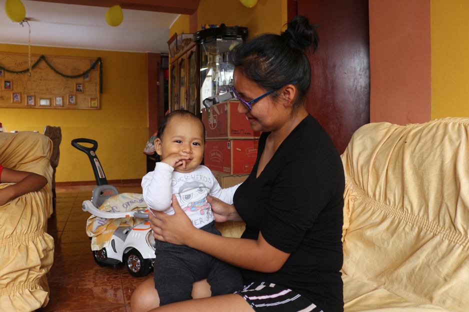 Sol Prieto and her son in their home. Photo by Melissa Estefany Toledo Soldevilla / Partners In Health.