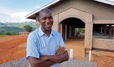 PIH Patient Turned Staffer Pays it Forward in Malawi