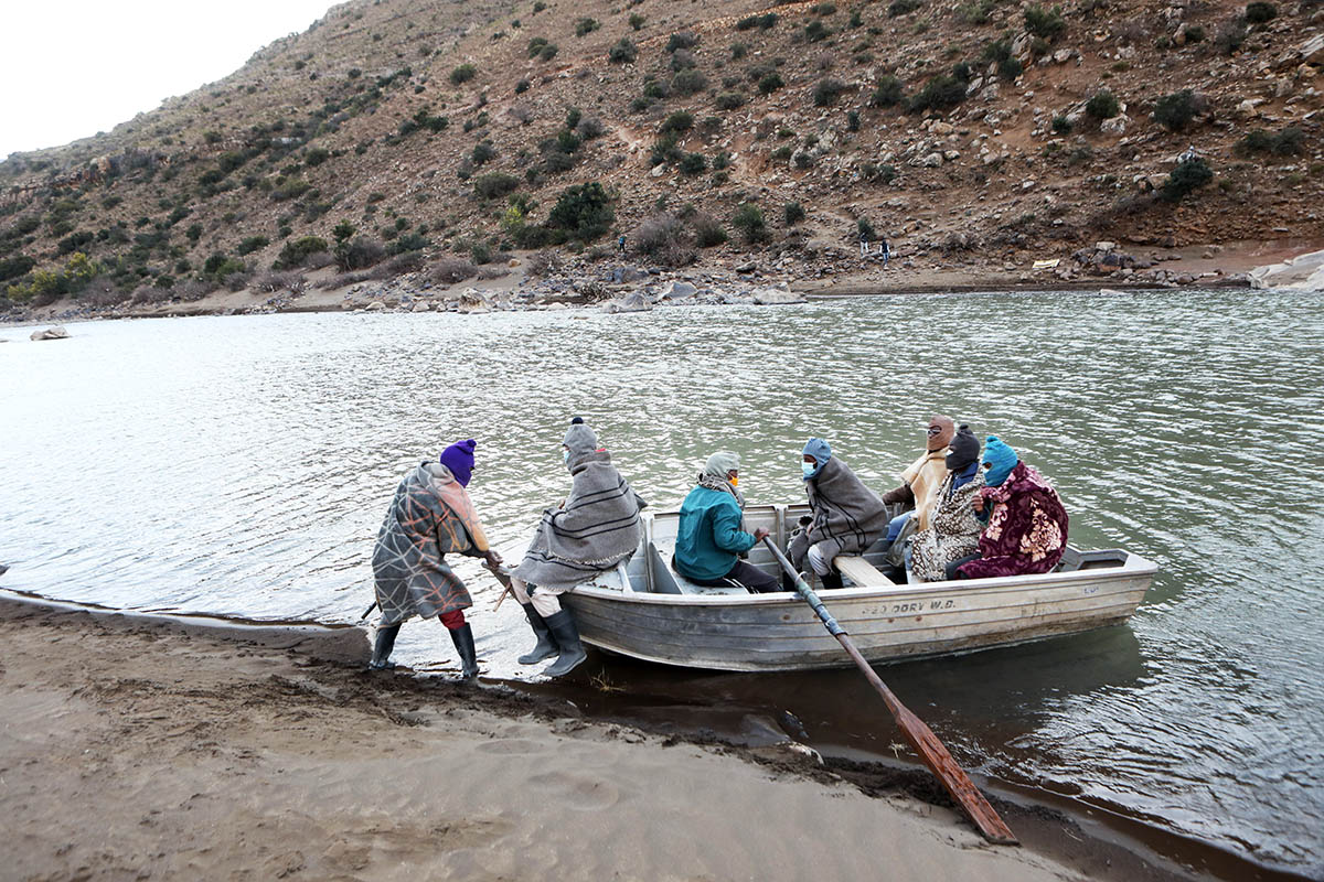 A PIH-supported boat ride over the Senqu River.