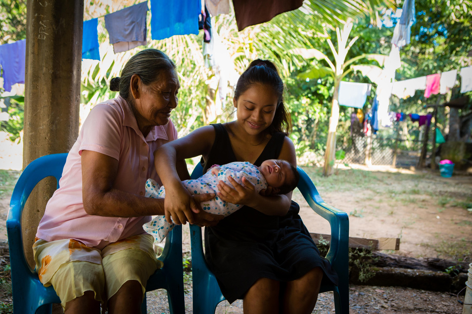 Margarita Perez Jimenez, pictured in this photo on the left, was the first traditional midwife to assist her patient, Martha Domínguez López (right), during childbirth at Casa Materna in October 2017