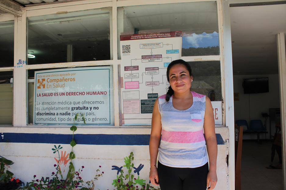 Leini Escalante, a community health worker focused on the COVID-19 response in Chiapas, Mexico, stands outside of the clinic in the community of Honduras de la Sierra. Photo by Paola Rodriguez / PIH.