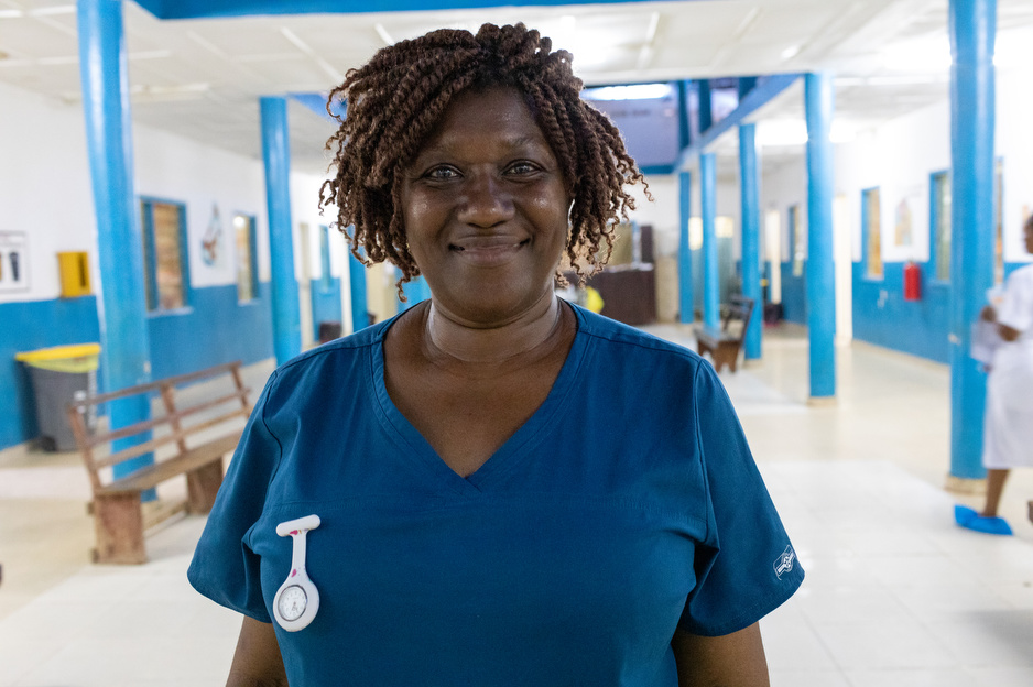 Isata Dumbuya, a nurse midwife, leads the reproductive, maternal, and child health program at PIH Sierra Leone. Photo by John Ra / PIH.