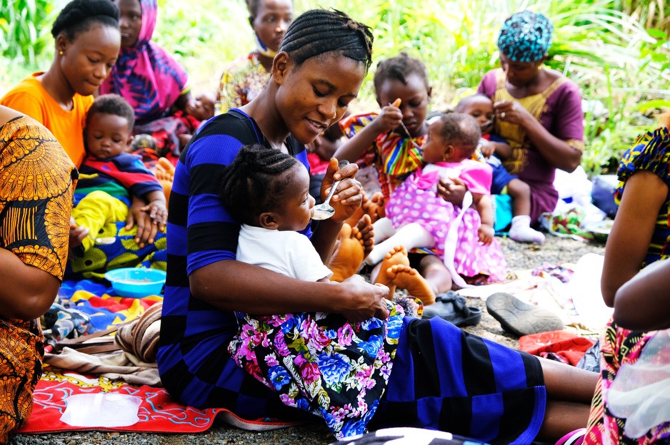 A mother and child in PIH Sierra Leone's malnutrition program