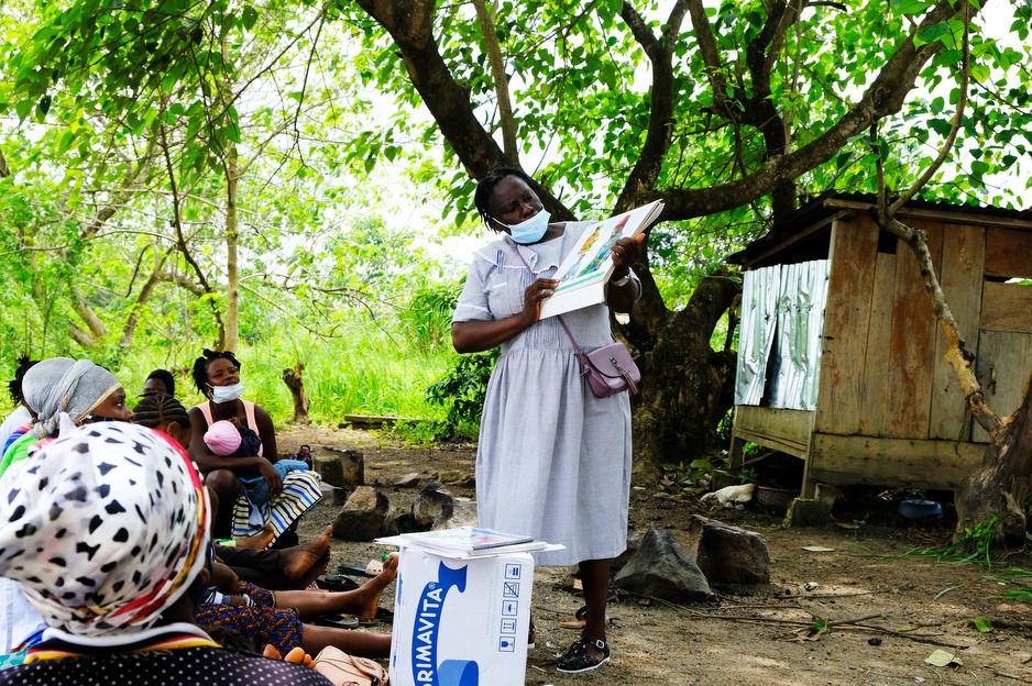 Mariama Mansaray gives health talk as part of PIH Sierra Leone's malnutrition program