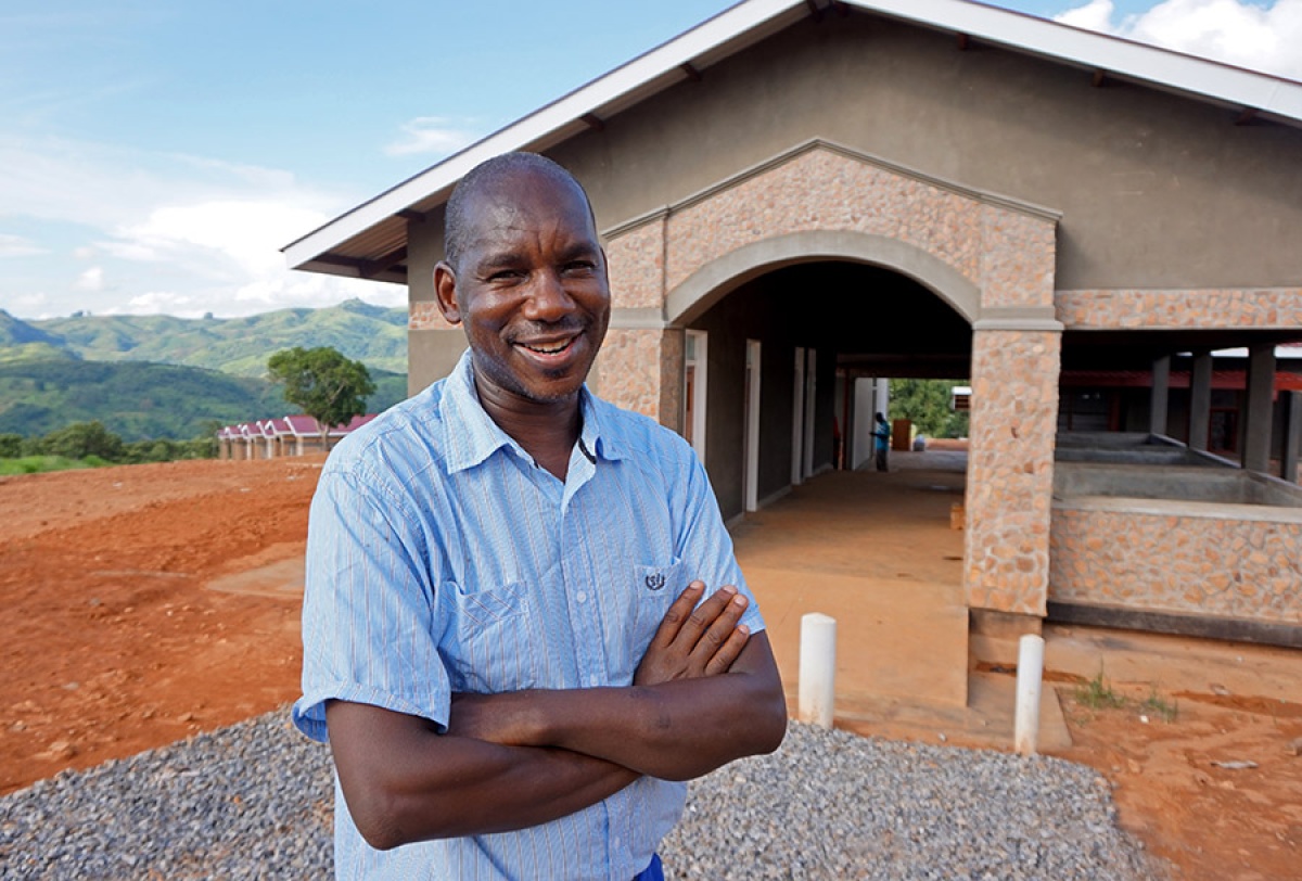 PIH Patient Turned Staffer Pays it Forward in Malawi