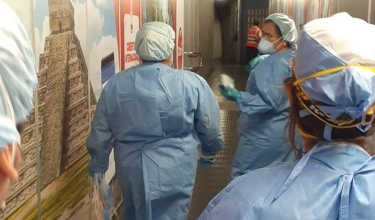 clinicians in Peru screen airport passengers for COVID-19