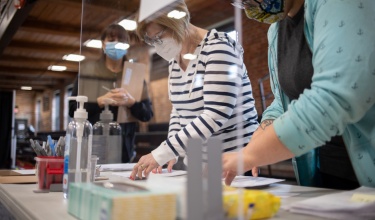 The PIH U.S. Public Health Accompaniment Untit (PHAU) collaborates with the New Bedford Department of Public Health to vaccinate people against COVID-19 in New Bedford, Mass.