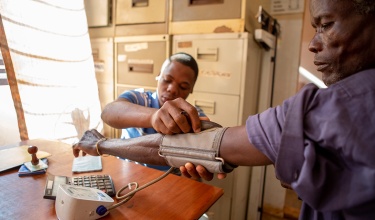 Malawi health care worker